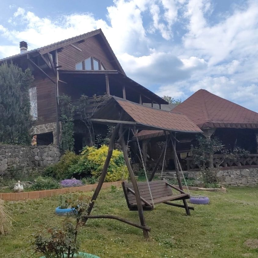 🏡 Casă de vacanță de vânzare în Bălnaca – 170 mp utili • 3000 mp teren