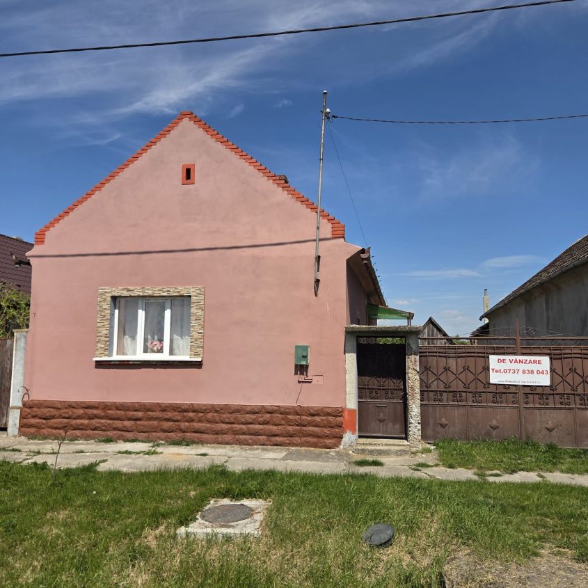 Casă de vânzare în Cefa – proprietate renovată, cu posibilitate de extindere