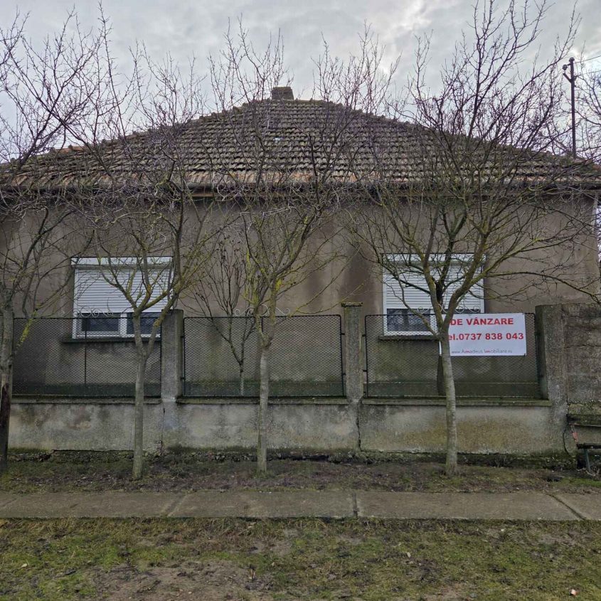 Casă de vânzare în Boiu, județul Bihor – zonă liniștită, teren generos