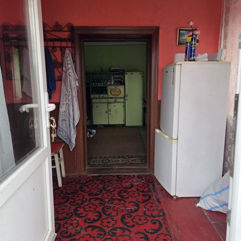 Casă de vânzare în Boiu, județul Bihor – zonă liniștită, teren generos