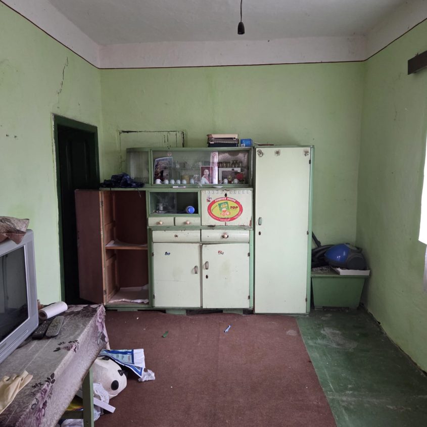 Casă de vânzare în Boiu, județul Bihor – zonă liniștită, teren generos