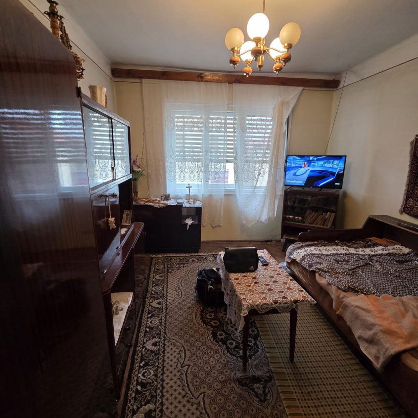 🏡 Casă cu 3 camere de vânzare în Salonta