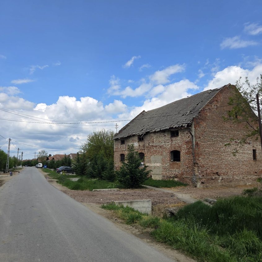 🏡De vânzare proprietate cu potențial investițional – Fosta moară din Ciumeghiu