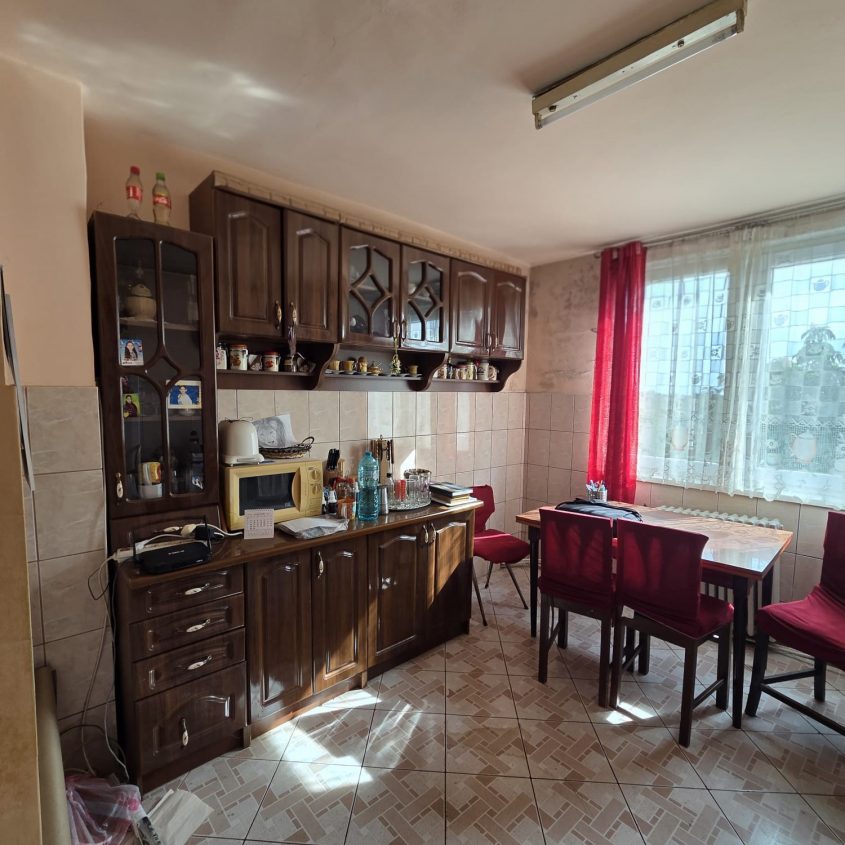 🏡 Apartament 4 camere în Salonta – Str. Republicii