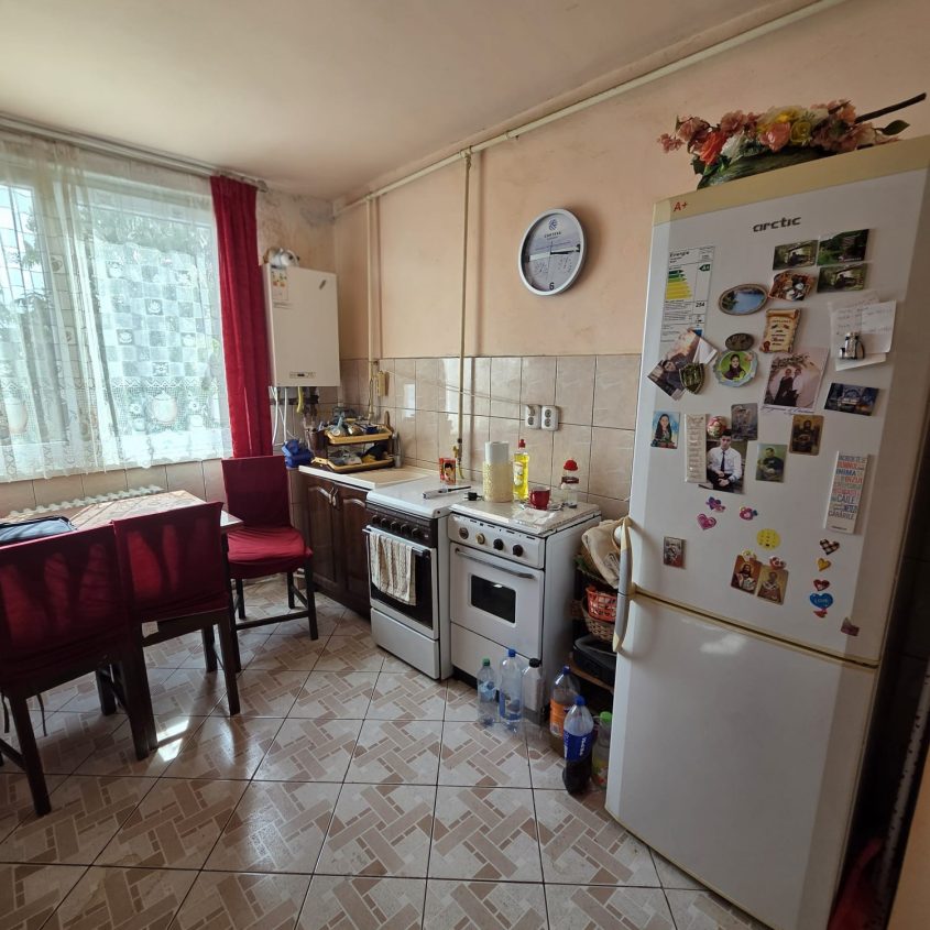 🏡 Apartament 4 camere în Salonta – Str. Republicii