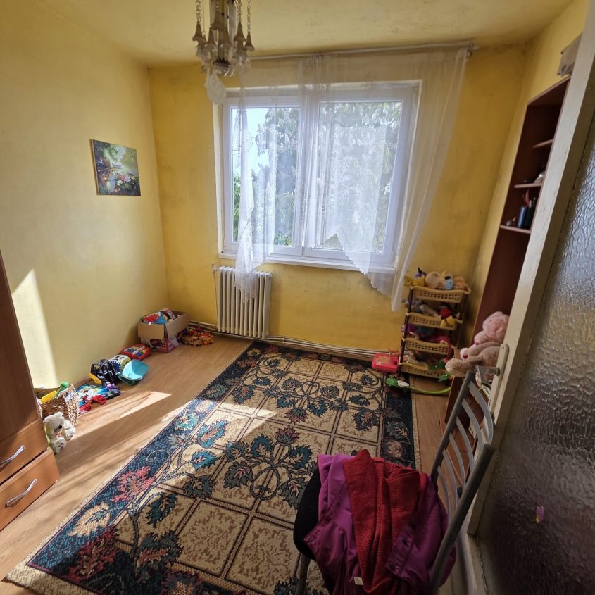 🏡 Apartament 4 camere în Salonta – Str. Republicii