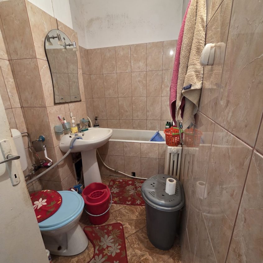 🏡 Apartament 4 camere în Salonta – Str. Republicii