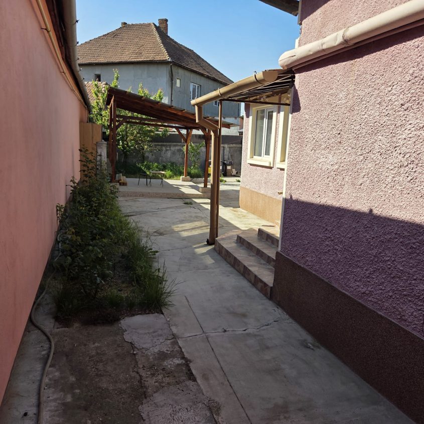 🏡 Casă de vânzare în Oradea – Ioșia | Proprietate întreținută, complet mobilată și utilată