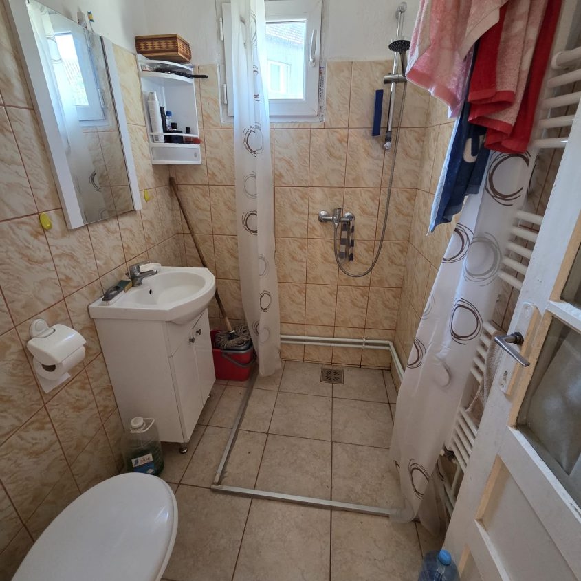 🏡 Casă de vânzare în Oradea – Ioșia | Proprietate întreținută, complet mobilată și utilată